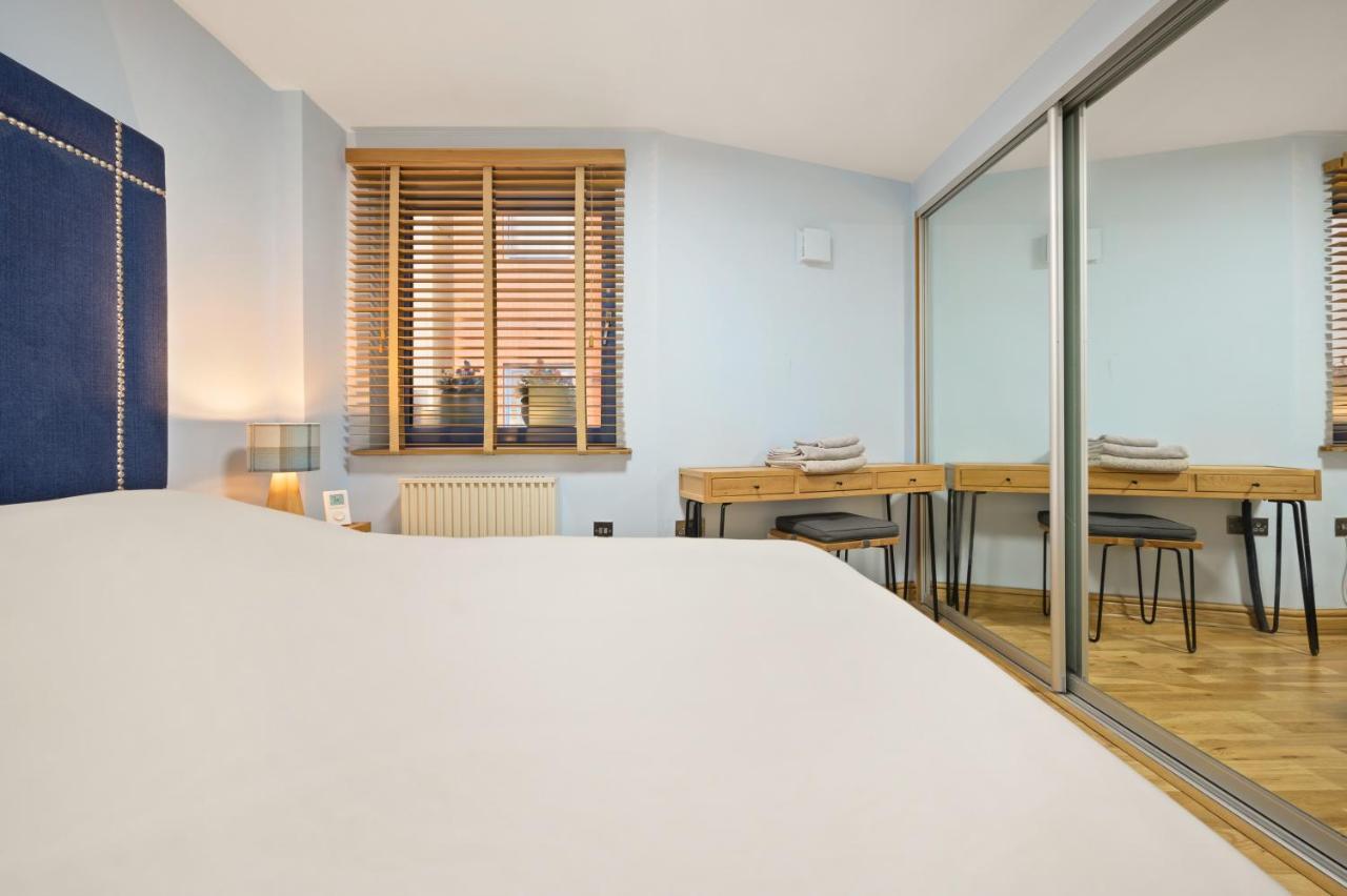 Lovely 2 Double Bedroom Flat With Patio Μάντσεστερ Εξωτερικό φωτογραφία