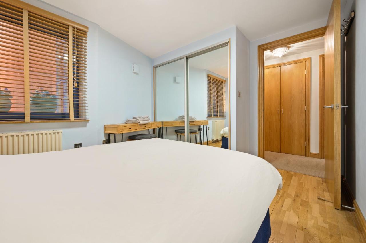 Lovely 2 Double Bedroom Flat With Patio Μάντσεστερ Εξωτερικό φωτογραφία