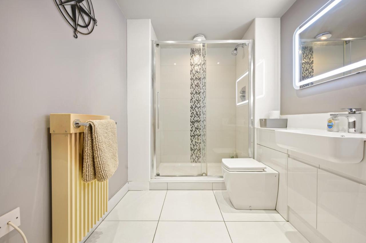 Lovely 2 Double Bedroom Flat With Patio Μάντσεστερ Εξωτερικό φωτογραφία