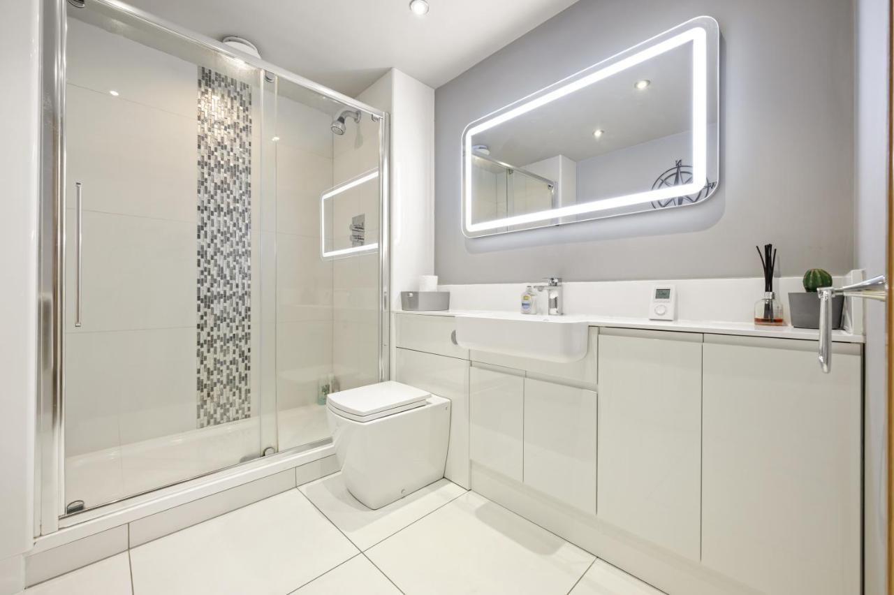 Lovely 2 Double Bedroom Flat With Patio Μάντσεστερ Εξωτερικό φωτογραφία