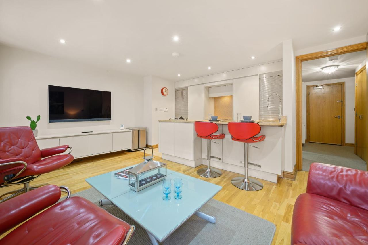 Lovely 2 Double Bedroom Flat With Patio Μάντσεστερ Εξωτερικό φωτογραφία