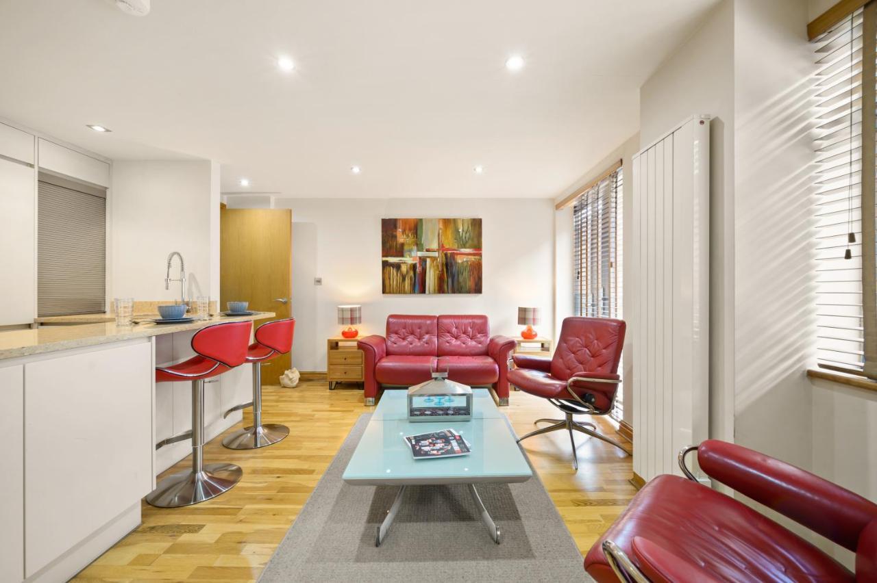 Lovely 2 Double Bedroom Flat With Patio Μάντσεστερ Εξωτερικό φωτογραφία