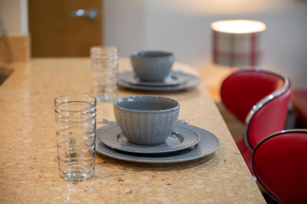 Lovely 2 Double Bedroom Flat With Patio Μάντσεστερ Εξωτερικό φωτογραφία
